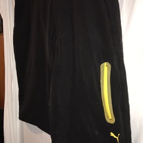Men’s Puma shorts size XL black and yellow - Picture 2 of 7
